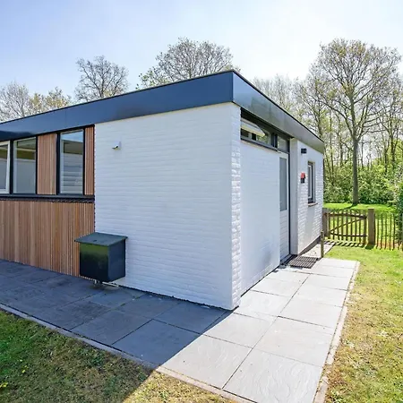 Cozy With Hot Tub On Texel Casa de Férias Den Burg