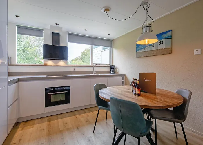 Feriehus Cozy With Hot Tub On Texel Den Burg