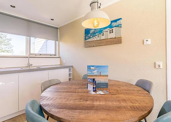 Cozy With Hot Tub On Texel Feriehus Den Burg