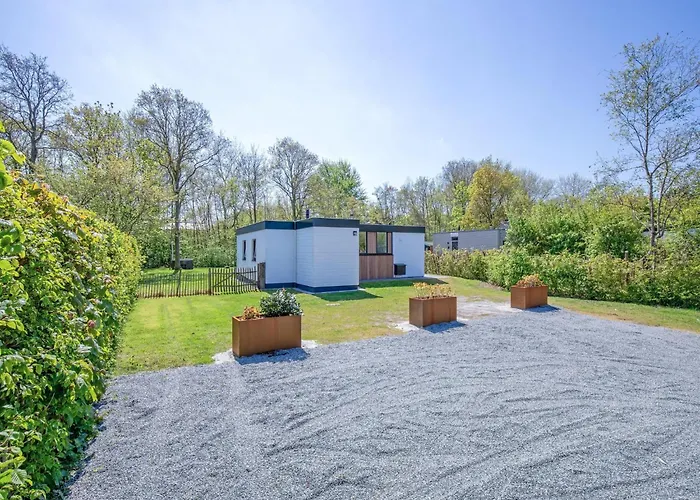 Cozy With Hot Tub On Texel Feriehus
