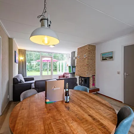 Vakantiehuis Cozy With Hot Tub On Texel Den Burg