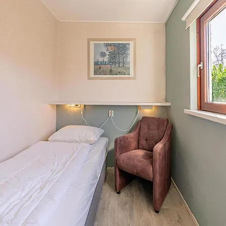 Cozy With Hot Tub On Texel Vakantiehuis