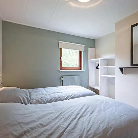 Vakantiehuis Cozy With Hot Tub On Texel Den Burg