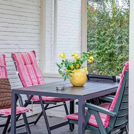 Vakantiehuis Cozy With Hot Tub On Texel *