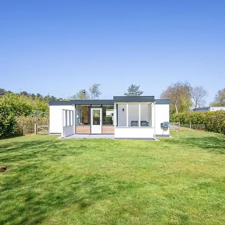 Vakantiehuis Cozy With Hot Tub On Texel *